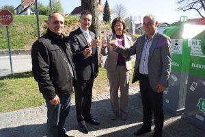 Nova možnost oddaje starih malih aparatov in odpadnih baterij13